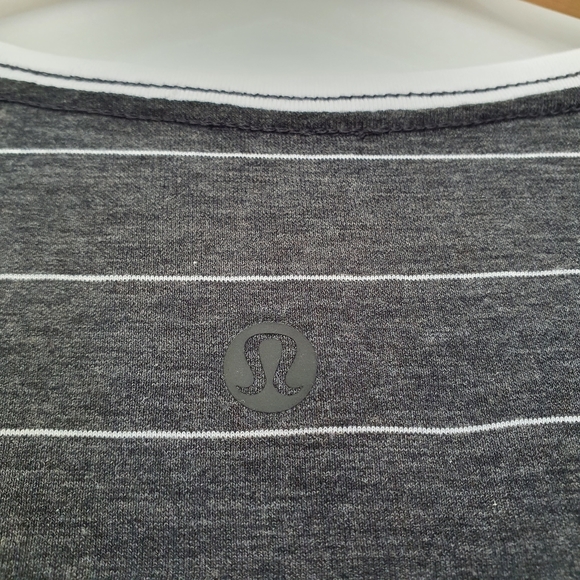 Lululemon Love tee Crew Stripe Short Serve - Picture 7 of 8